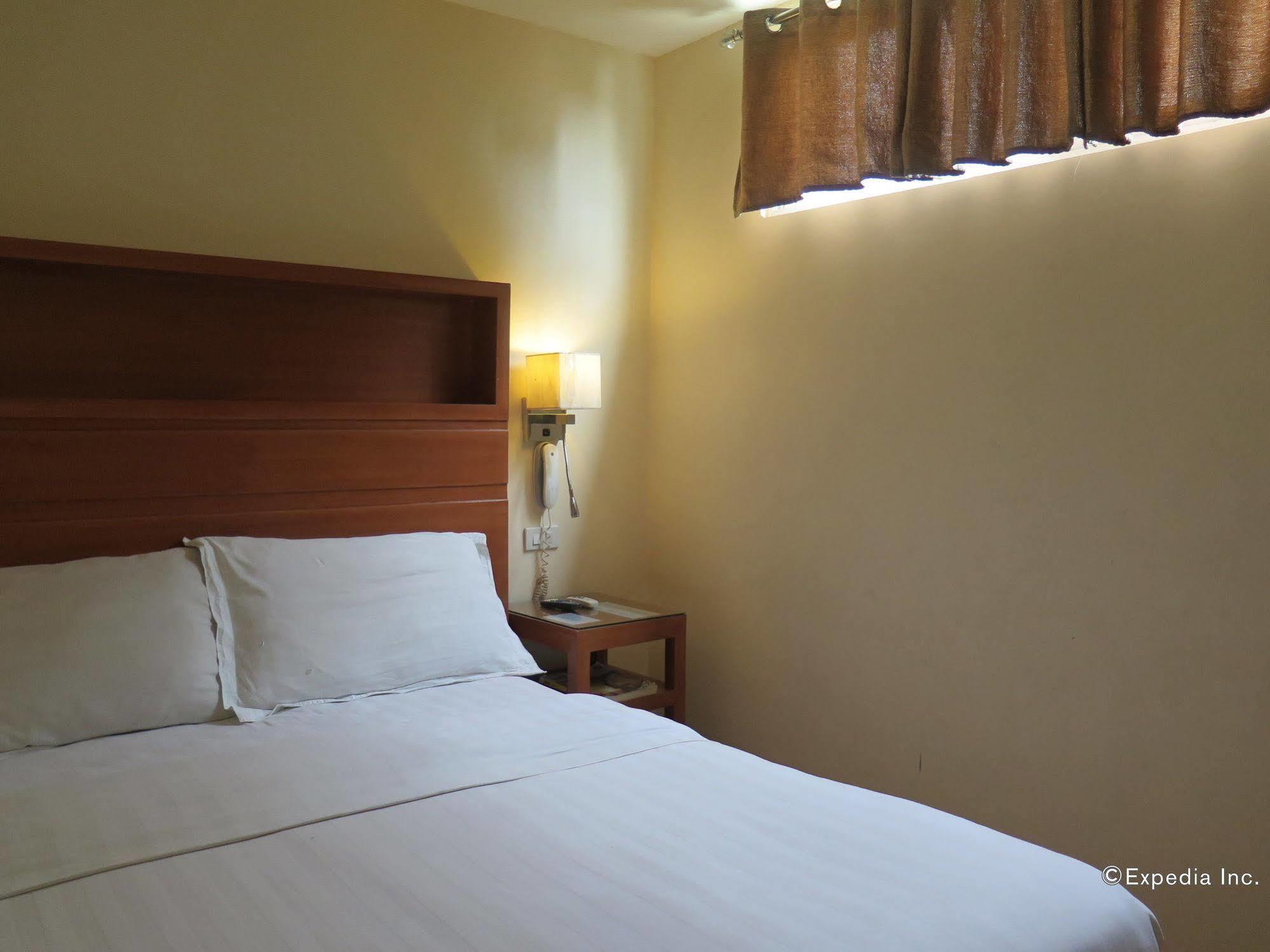 La Gloria Residence Inn Cebu Exterior photo